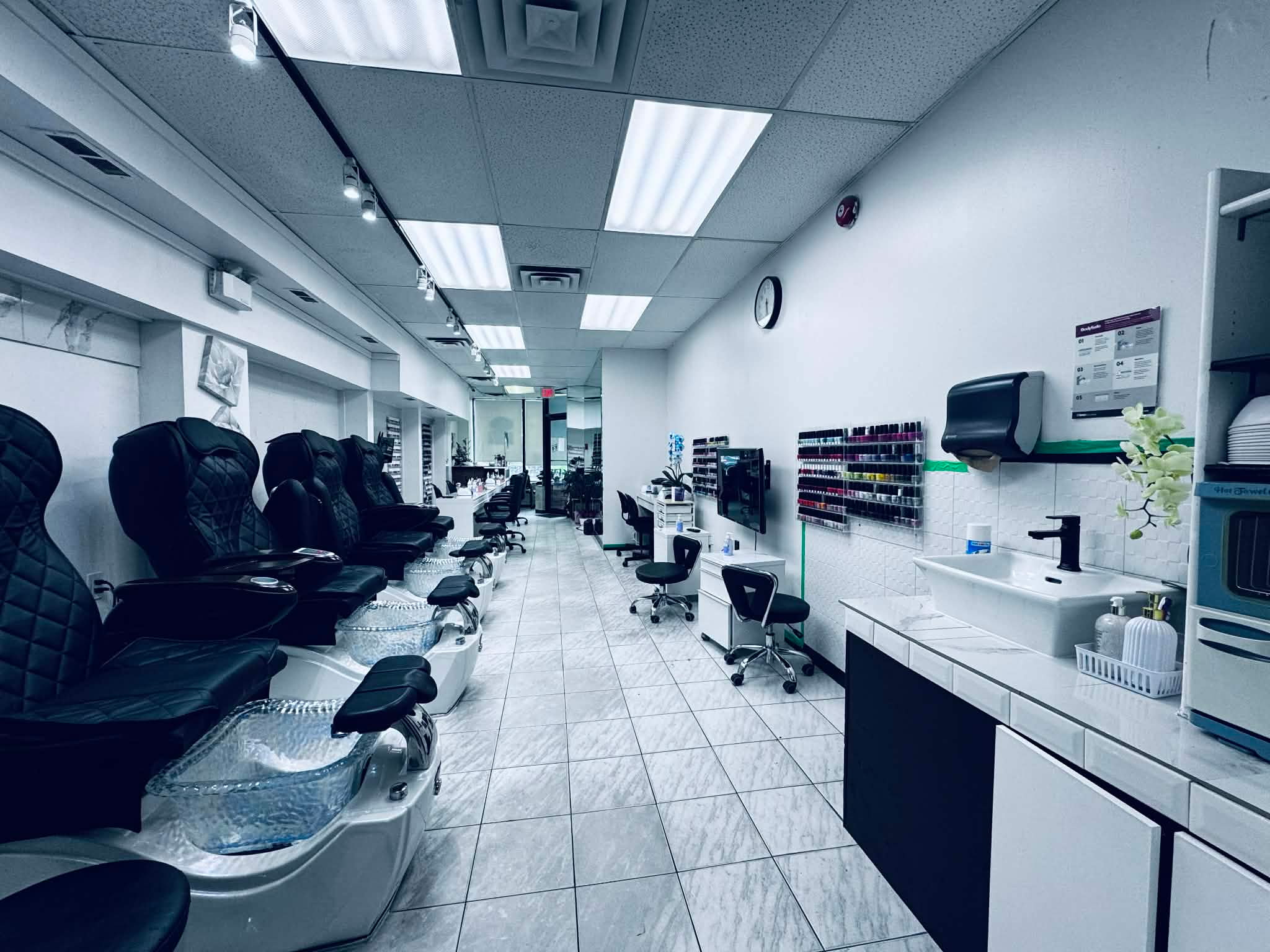 AN Nail Spa pedicure chairs and manicure stations in our Toronto salon