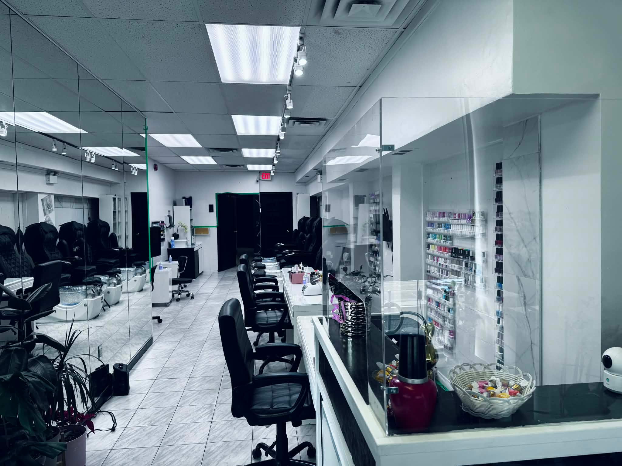 AN Nail Spa interior with professional nail stations and extensive polish collection